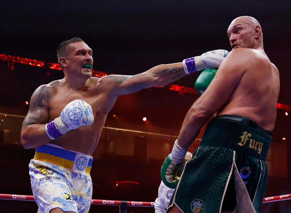 usyk-thang-fury-03-6256-jpg Usyk thắng Fury 03.jpg